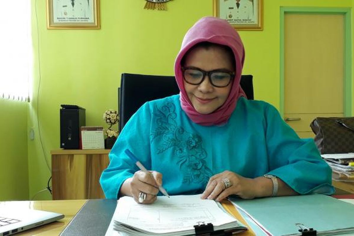 Direktur RSUD Pasar Minggu Caroline Sulaksito saat ditemui di ruangnnya di RSUD tersebut di Jalan TB Simatupang, arah Lebak Bulus, Jakarta Selatan. Kamis (26/1/2017)