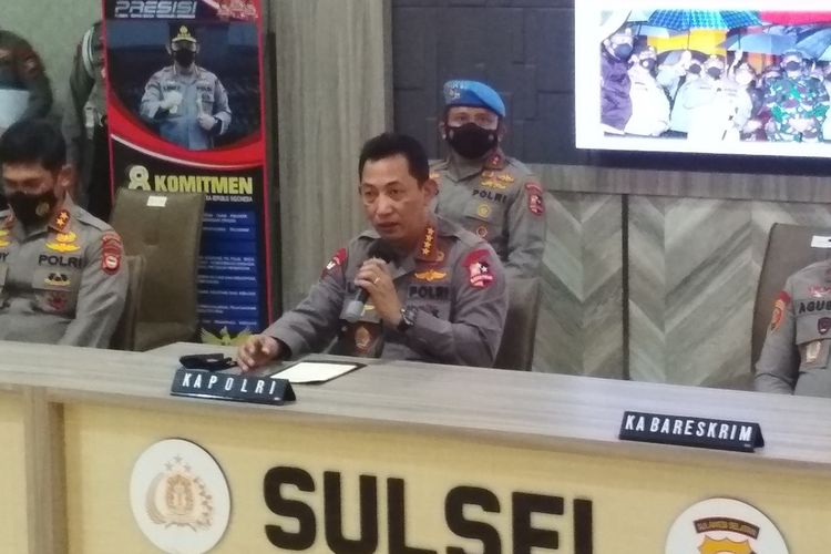 Kapolri Jenderal Listyo Sigit Prabowo saat konferensi pers di Mapolda Sulsel, Senin (29/3/2021).