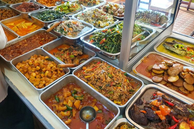 Badan Penyelenggara Jaminan Produk Halal (BPJPH) merencanakan skema sertifikasi halal gratis melalui mekanisme self declare bagi pelaku usaha mikro dan kecil, termasuk Warung Tegal (Warteg), Warung Sunda (Warsun), Warung Padang, dan sejenisnya.
