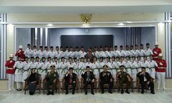 Bupati HST Aulia Oktafiandi Mengukuhkan 45 Anggota Paskibraka Kabupaten HST