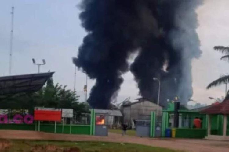 Lokasi ledakan pipa gas milik Pertamina di di Desa Kemang Tanduk, Kecamatan Rambang Kapak Tengah (RKT), Kota Prabumulih, Sumatera Selatan hingga menyebabkan dua orang warga setempat mengalami luka bakar, Senin (9/5/2022).