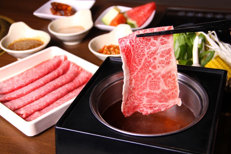 Ilsutrasi wagyu jepang di Shaburi. 