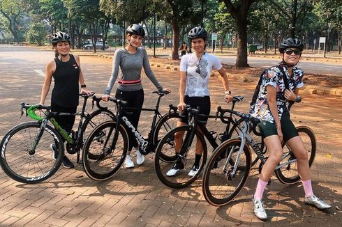Luna Maya Ungkap Awalnya Tak Tertarik Bersepeda di Jakarta