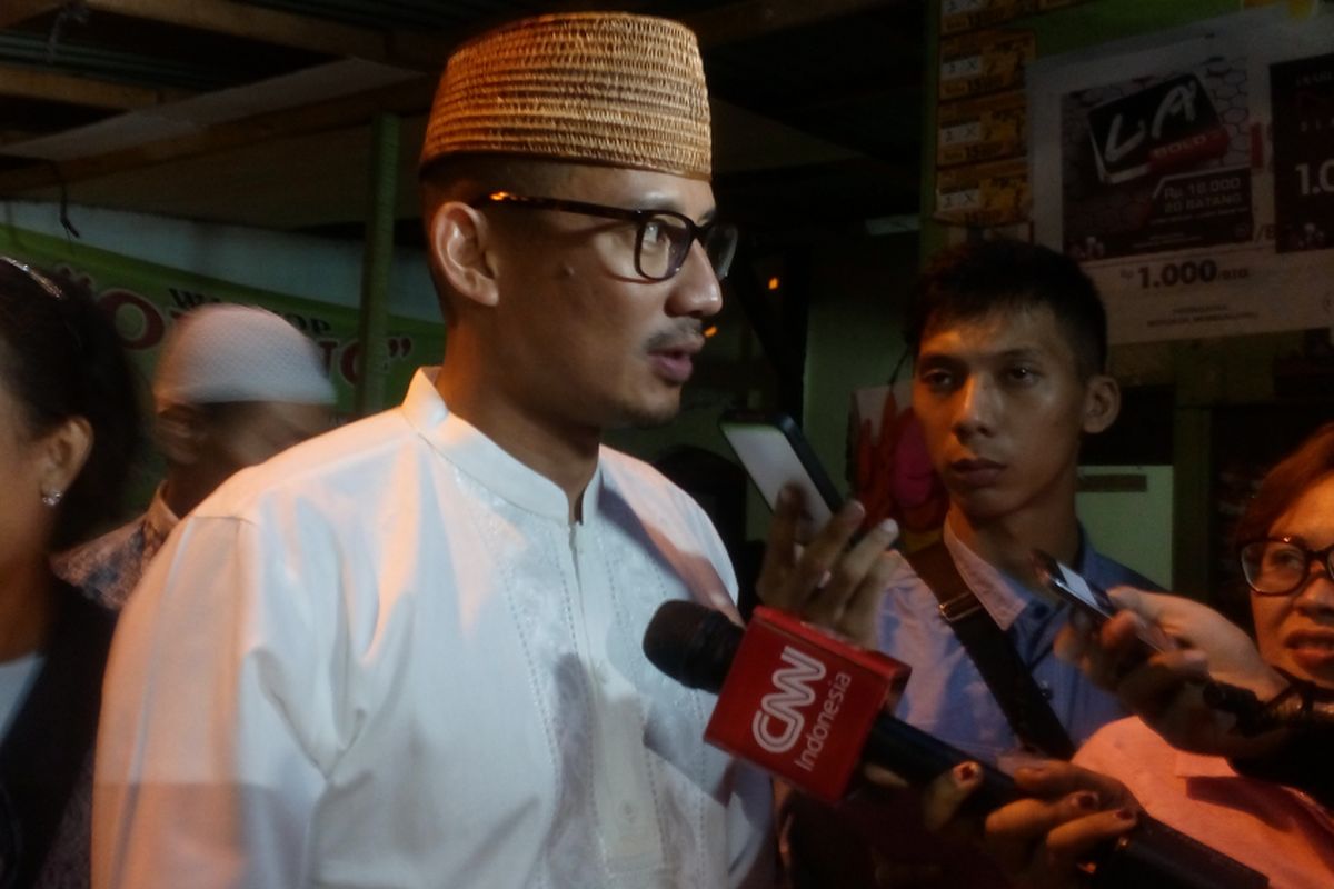 Sandiaga Uno saat menghadiri acara buka puasa di Masjid Jamibaitussalam, jalan Kesejahteraan, Keagungan, Tamansari, Jakarta Barat, Kamis (1/6/2017).