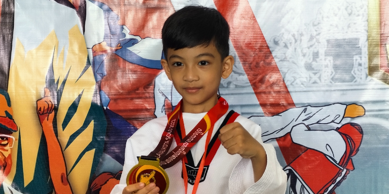 Cucu Presiden Joko Widodo, Jan Ethes Srinarendra, memenangkan pertandingan bela diri Taekwondo Piala Walikota Solo
