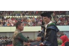 Meninggal Sebelum Wisuda, Lulusan Cumlaude UNY Diwakili Sang Paman