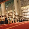 Jemaah Masjid Istiqlal Diminta Tetap Pakai Masker saat Shalat Jumat