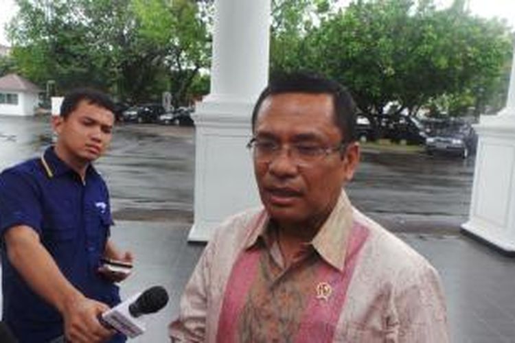 Menteri Perindustrian Saleh Husin 