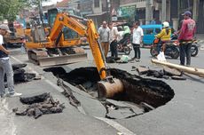 Drainase Ambles Akibatkan Lubang Menganga di Jalan Muharto Kota Malang