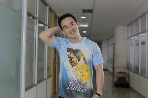 Joe Taslim Pernah Jalan Kaki ke Sekolah dengan Kaus Kaki Sobek