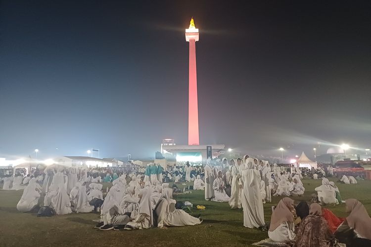 Datang dengan 27 Bus dari Indramayu, Muammar Ikut Zikir dan Doa Kebangsaan di Monas Jakpus