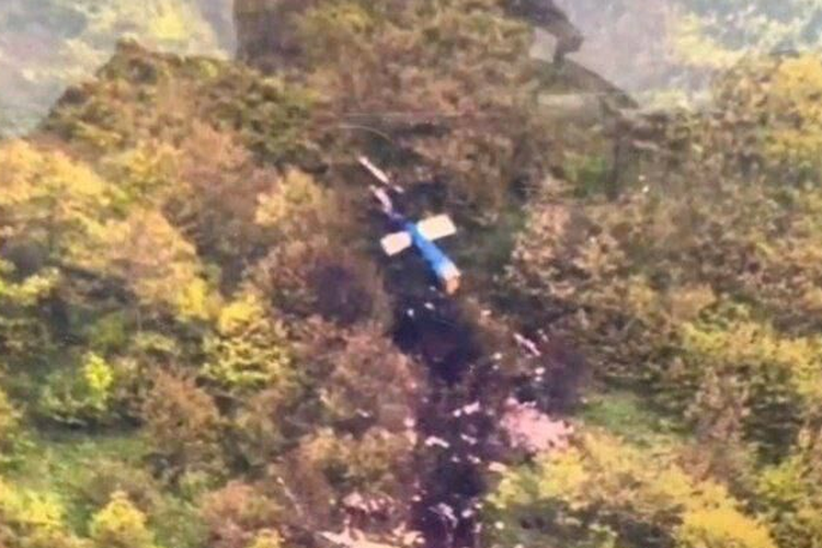 Presiden Masyarakat Bulan Sabit Merah Iran (IRCS) Pir-Hossein Kolivand pada Senin (20/5/2024) pagi, mengonfirmasi tim penyelamat dan pencari telah mengidentifikasi helikopter Presiden Ebrahim Raisi yang jatuh.