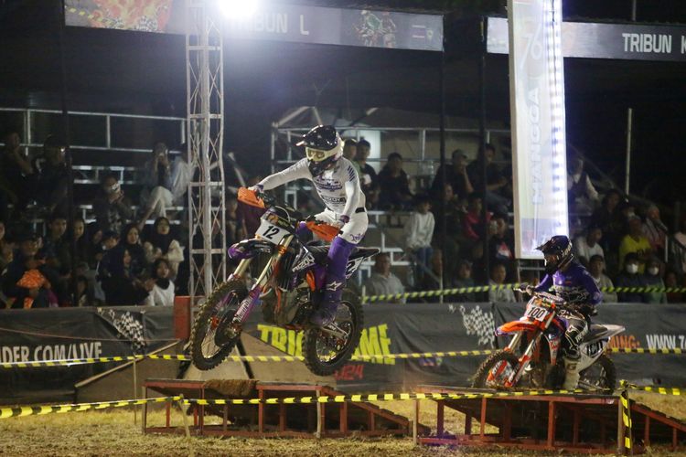 aksi spektakuler pebalap motocross Trial Game Dirt 2024 seri ketiga