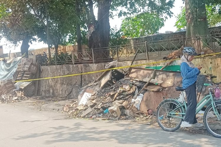 Penampakan Lapak Pedagang yang Dibakar Saat Tawuran di Tanah Abang