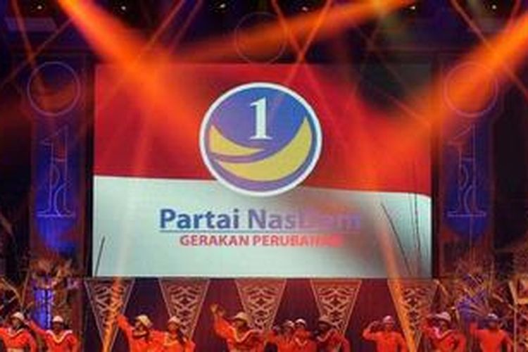 Tarian daerah mewarnai pembukaan kongres pertama Partai Nasdem di Jakarta Convention Center (JCC), Jakarta Selatan, Jumat (25/1/2013). Kongres bertajuk 