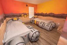 4 Airbnb Bertema Star Wars, Keren! 