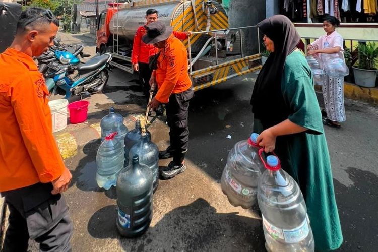 50 KK di Bogor Utara Terdampak Kekeringan, BPBD Salurkan 4.000 Liter Air Bersih
