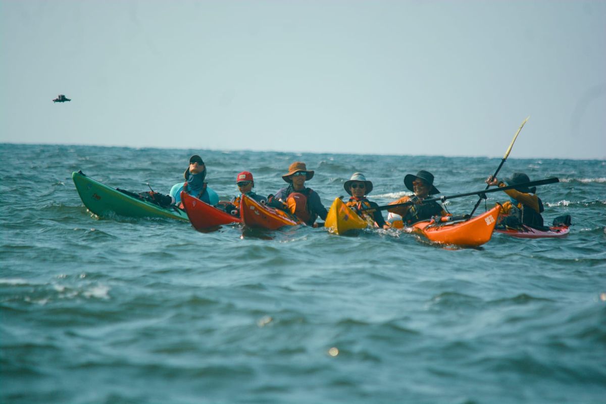 Ekspedisi Kayak Laut Flores,  Alternatif Wisata Minat Khusus di Kawasan Wisata bahari di Labuan Bajo Flores.