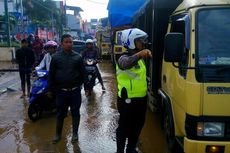 7 Kecamatan di Bandung Diterjang Banjir, 4 Jalur Lumpuh Total