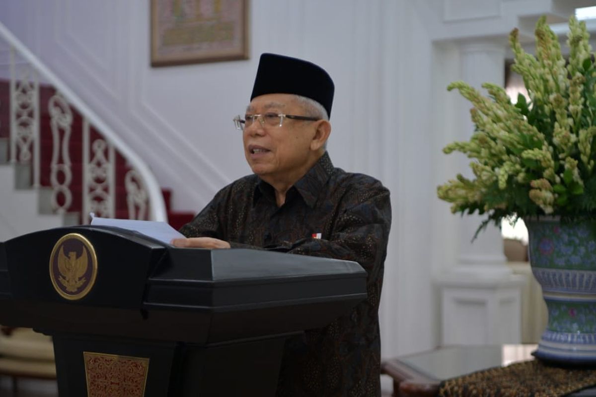 Wakil Presiden Maruf Amin dalam testimoni virtual Hari Batik Nasional di acara pagelaran Hybrid Fashion Show, Karisma Batik 2020: Bangga Pakai Batik, Jumat (2/10/2020). 