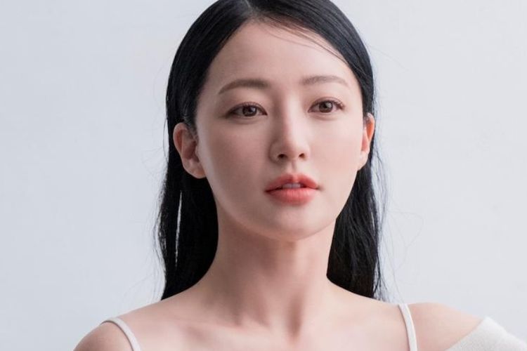 Agensi aktris Song Ha Yoon, King Kong by Starship, memberikan pertanyaan mengenai tudingan kekerasan dan bullying di sekolah oleh sang aktris.