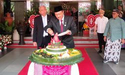 Syukuran HUT ke-80 RI, Gus Ipul Ajak Jajaran Kemensos Kerja Berdampak