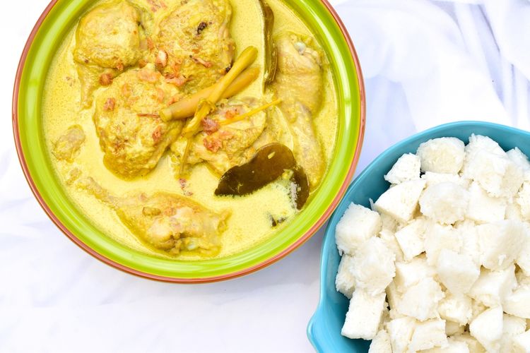 Resep Opor Ayam Spesial Pakai Serundeng Untuk Sajian Lebaran Halaman All Kompas Com