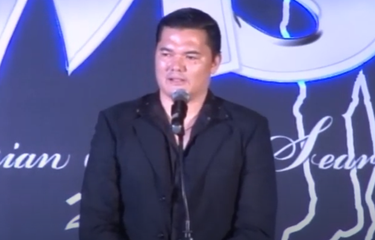 Artis peran dan produser Jerry Lawalata berpidato dalam acara Indonesian Model Search 2017. Jerry merupakan Presdir Starbridge Production.