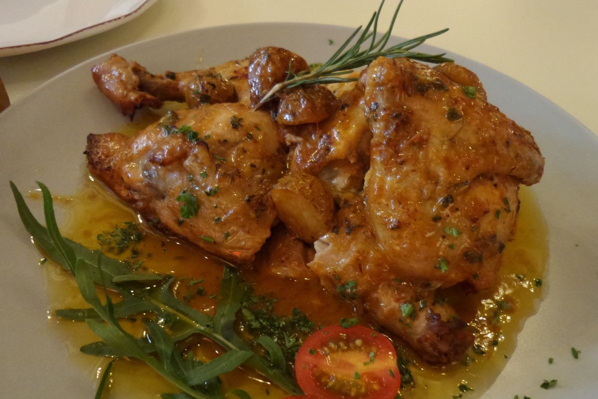 Sajian menu Pollo Asador dari Segundo Jakarta.