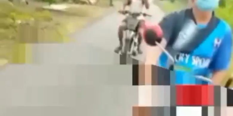 Bokep Ketauan Coli - Video Viral Pria Kendarai Motor Sambil Masturbasi di Banyuwangi, Polisi  Buru Pelaku