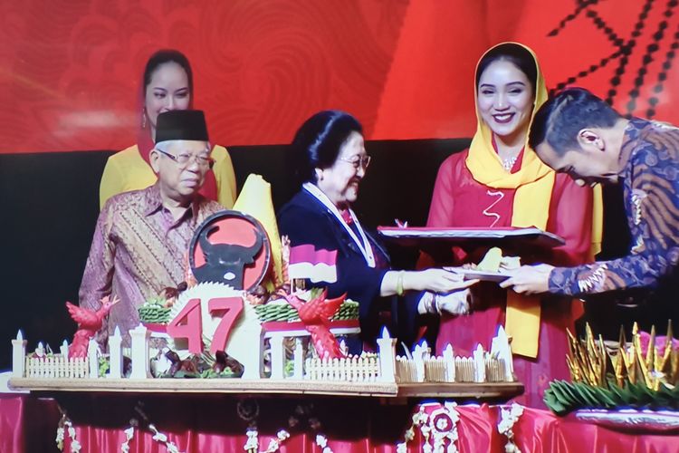 Presiden Joko Widodo menghadiri Rapat Kerja Nasional (Rakernas) 1 PDI-P di Jakarta International Expo, Kemayoran, Jumat (10/1/2020). 