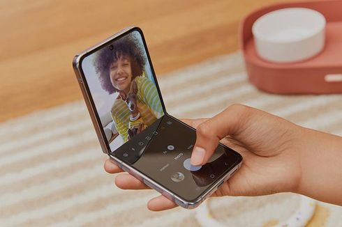 Punya Mode FlexCam, Berikut Kelebihan Membuat Konten dengan Galaxy Z Flip4 5G 