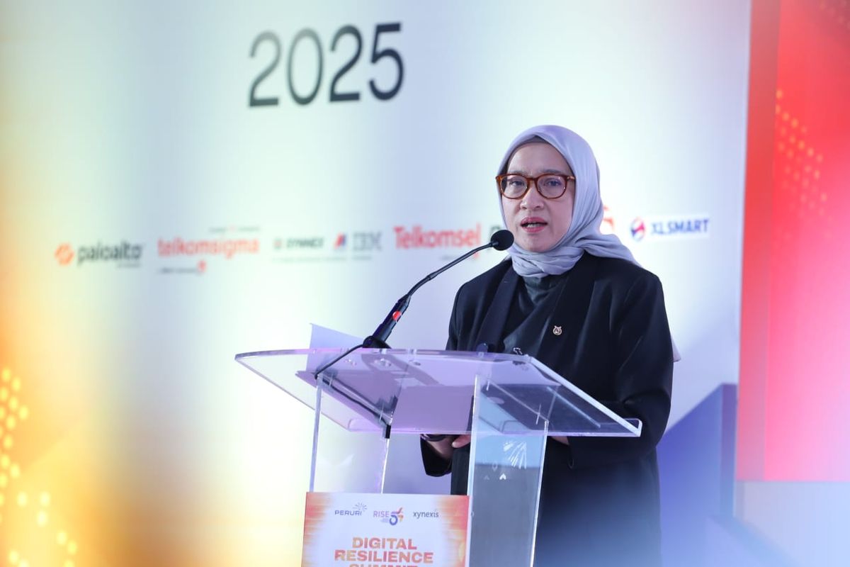 Menteri Pendayagunaan Aparatur Negara dan Reformasi Birokrasi (PANRB) Rini Widyantini&nbsp;menyampaikan keynote speech pada Digital Resilience Summit 2025 di Kantor INA Digital, Jakarta, Rabu (10/9/2025).
