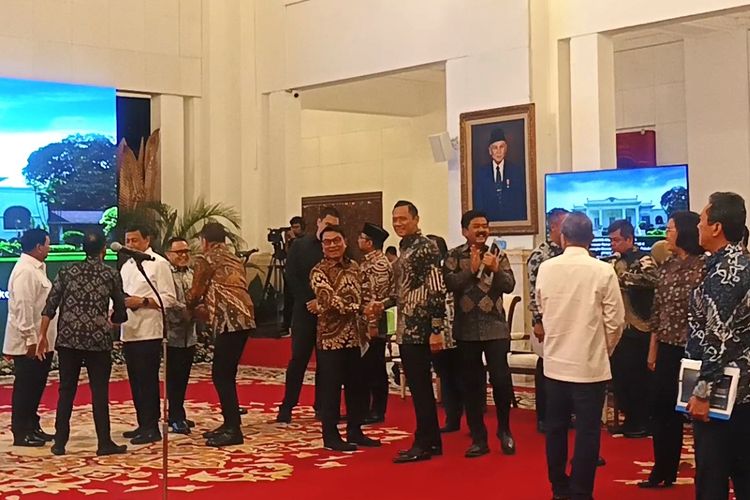(dino)Momen AHY dan Moeldoko yang Akhirnya Bersalaman Saat Ikuti Sidang Kabinet Jokowi