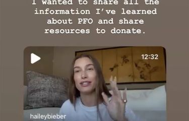 Tangkap layar Instagram Story Hailey Bieber soal stroke dan PFO.