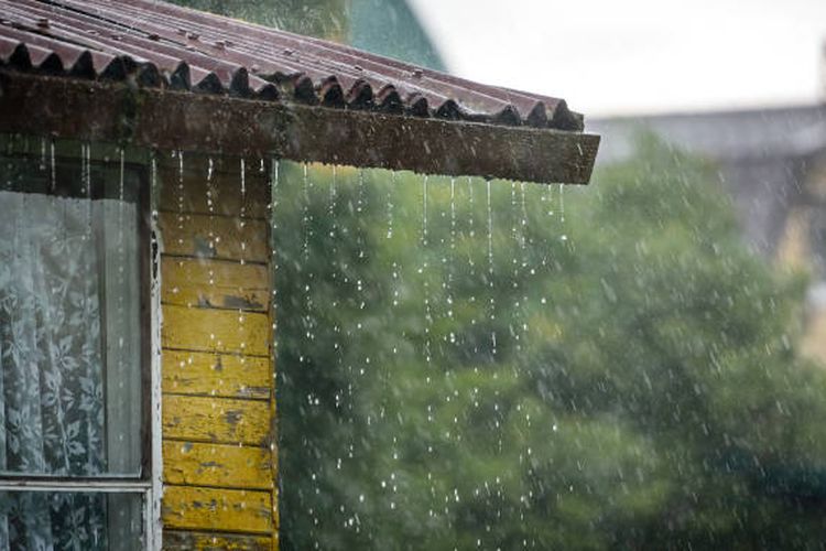 Wilayah Indonesia yang berpotensi alami hujan lebat, petir, kilat, dan angin kencang pada 20-21 November 2023.