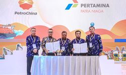 Pertamina Patra Niaga dan PetroChina Teken MoU Penyediaan Smooth Fluid untuk Pengeboran Blok Jabung