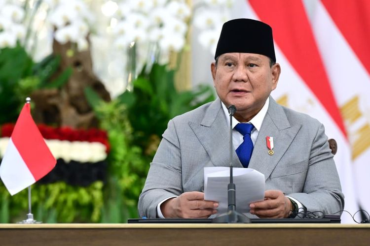 Menko Polkam Dudung: Presiden Prabowo Sangat Konsentrasi Sekali Masalah Karhutla...
