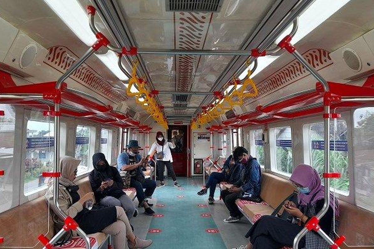 Ilustrasi suasana di dalam gerbong KRL Jogja-Solo. Simak jadwal KRL Jogja-Solo  di bulan Februari 2023.