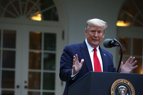 Survei: Hampir Dua Pertiga Warga AS Sebut Trump Lambat Tangani Covid-19