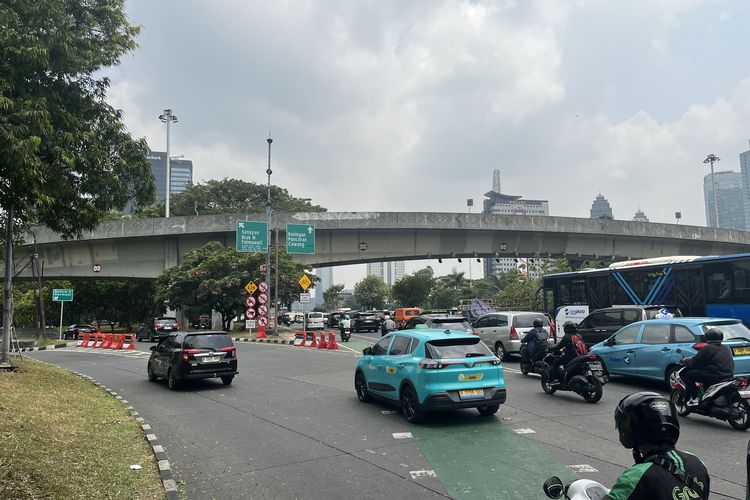 Ada Aksi Buruh di Depan DPR, Lalu Lintas Gatot Subroto Terpantau Lancar Siang Ini