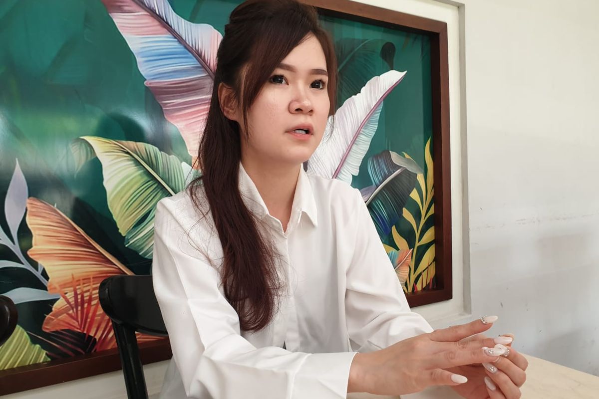 Wilda Halim (34) saat diwawancarai di sebuah cafe di Jalan Samanhudi, Kota Medan, pada Selasa (11/6/2024).