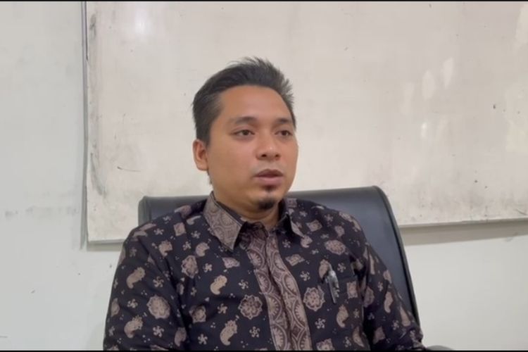 Erwin sepupu dari korban, dokter perempuan yang mengalami kecelakaan di Desa Sekernan, Kecamatan Sekernan, Kabupaten Muaro Jambi, Jumat malam (29/3/2024) lantaran dikejar polisi dan warga dituduh mencuri.