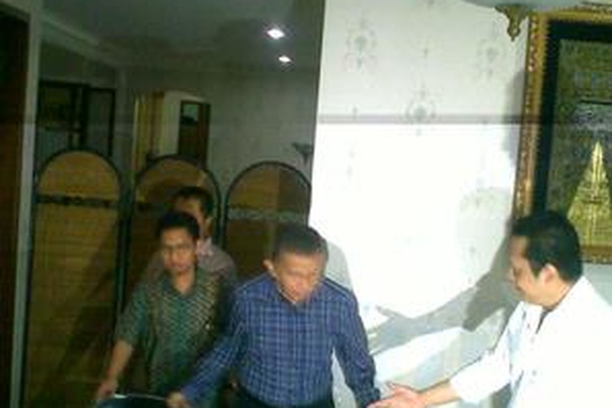 Para inisiator Hak Angket Century menemui mantan Ketua MPR, Amien Rais