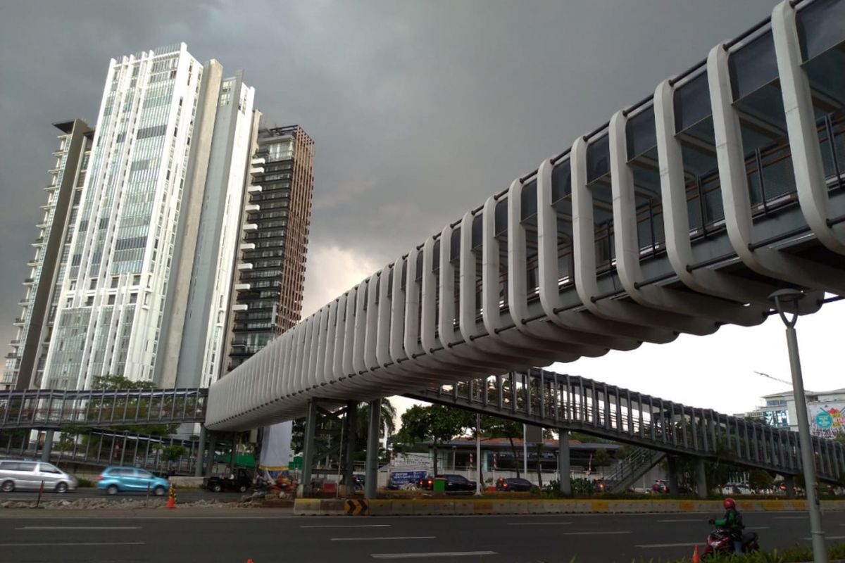 Revitalisasi Jembatan Penyebrangan Orang (JPO) Bundaran Senayan, Jakarta Pusat. 
