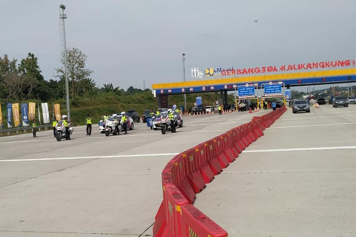 Jalan Tol Cikampek, Jawa Barat, Jumat (7/6/2019).