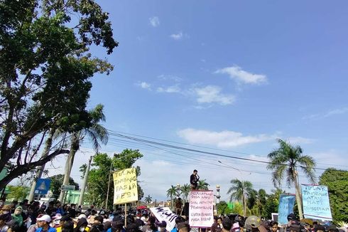 Unjuk Rasa Tolak Tambang Pasir Besi Ilegal di Seluma, Gubernur Bengkulu: Saya Dukung