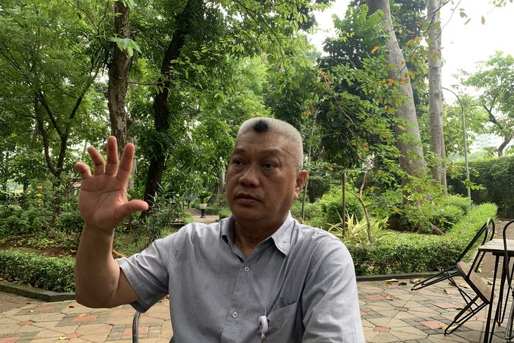  Sekretaris Kopkarhutan, Agung Widio Saptono, saat ditemui Kompas.com di Arborea Cafe Jakarta, Senin (8/9/2025).