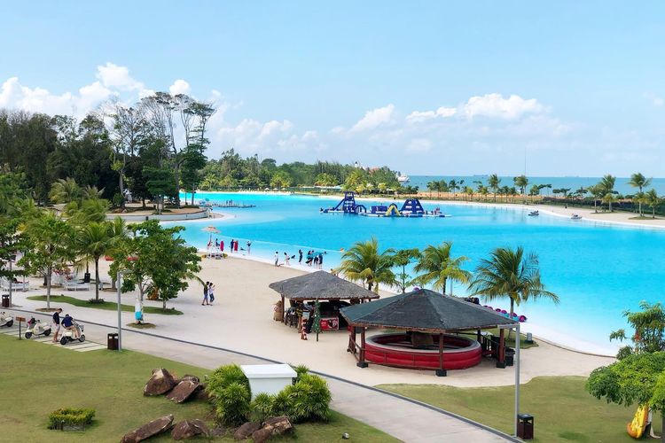 Tempat wisata bernama Crystal Lagoon di Chill Cove, Treasure Bay Bintan, Kabupaten Bintan, Kepulauan Riau (dok. Facebook Treasure Bintan).