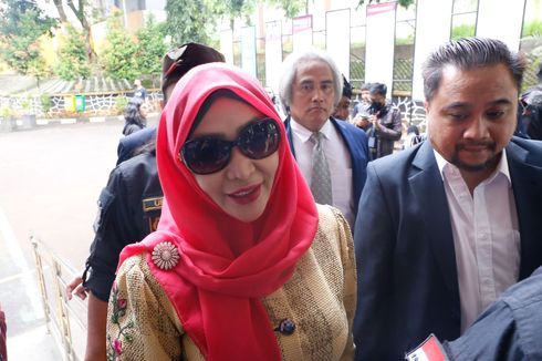 Roro Fitria Ungkap Alasan Bawa Bodyguard di Sidang Cerai